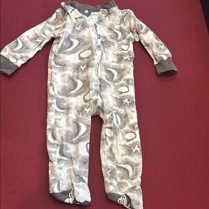 Burt’s Bees Baby footie pajamas size 3-6 months.